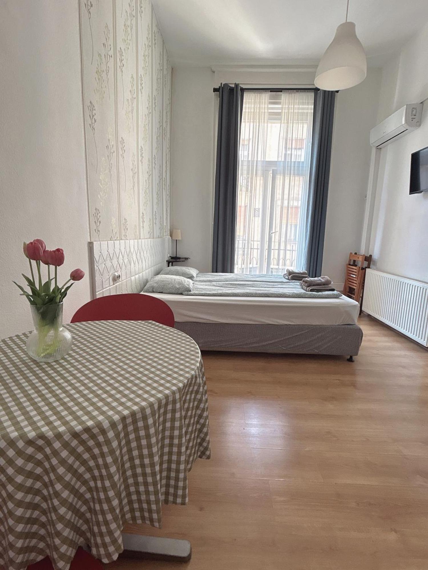 11# Sunflower Cozy Apartment Budapeste Exterior foto